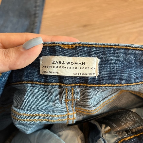 Denim high waist jeans. - Picture 2 of 3